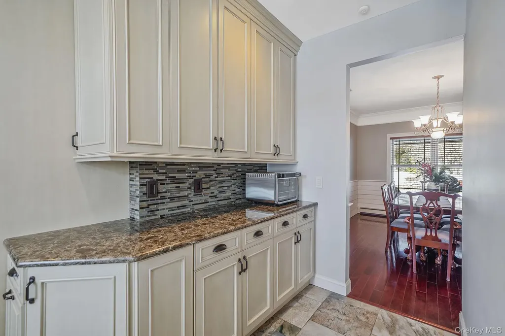24 Embassy Road Selden NY 11784
