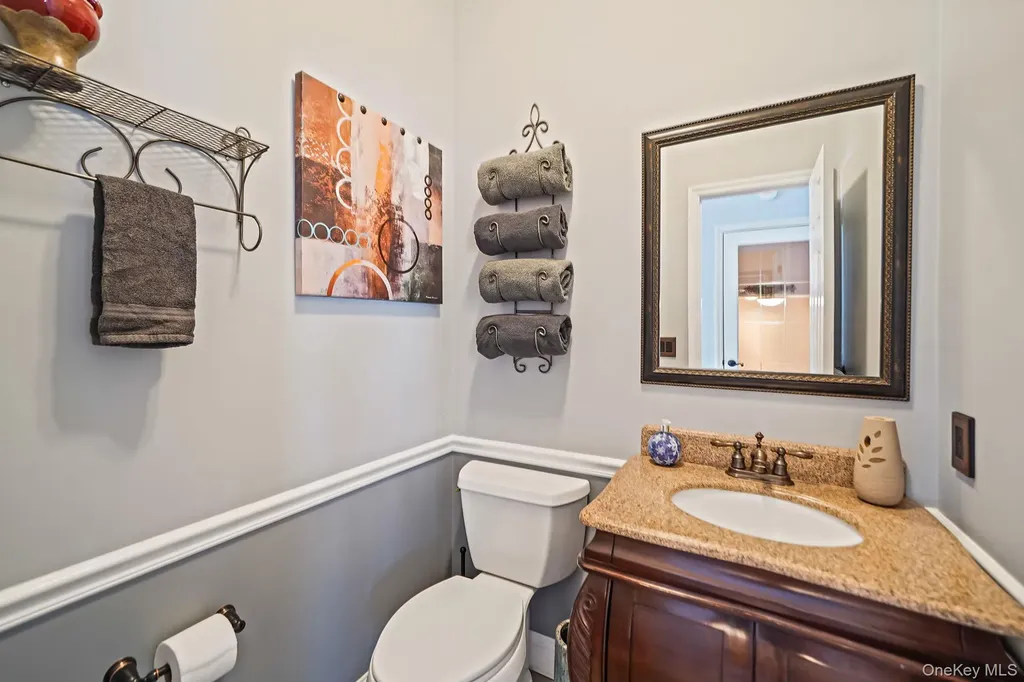 24 Embassy Road Selden NY 11784