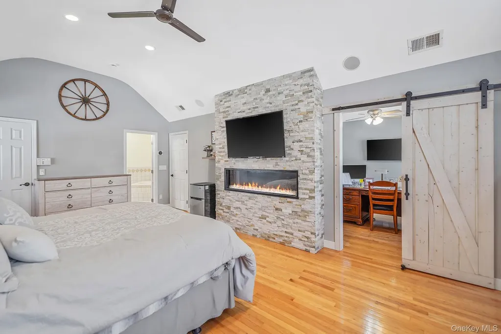 24 Embassy Road Selden NY 11784
