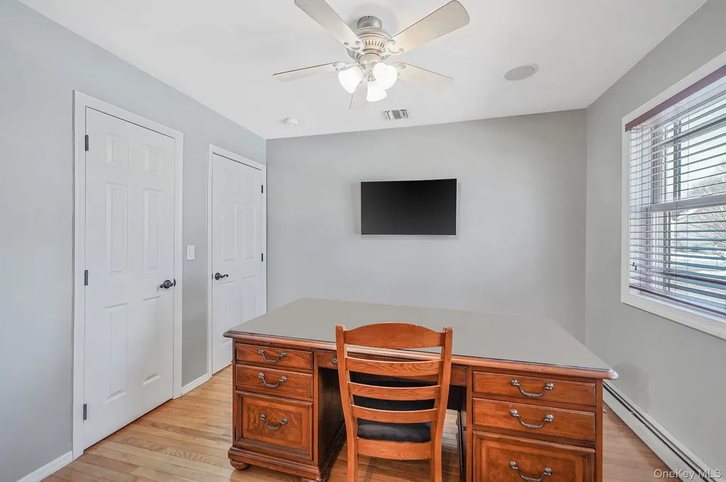 24 Embassy Road Selden NY 11784