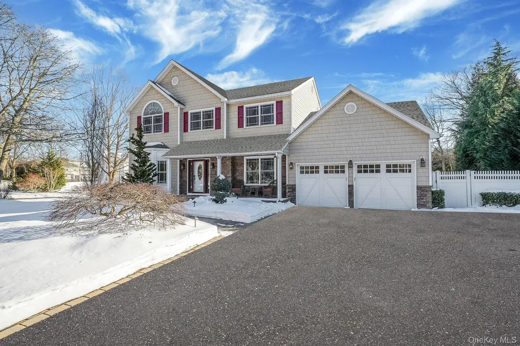 24 Embassy Road Selden NY 11784