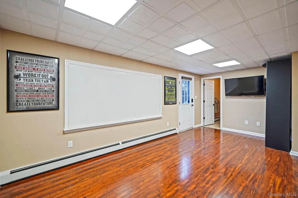 24 Embassy Road Selden NY 11784