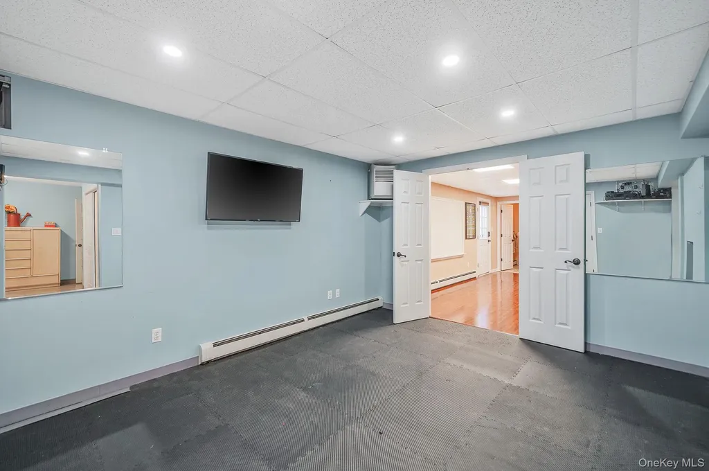 24 Embassy Road Selden NY 11784