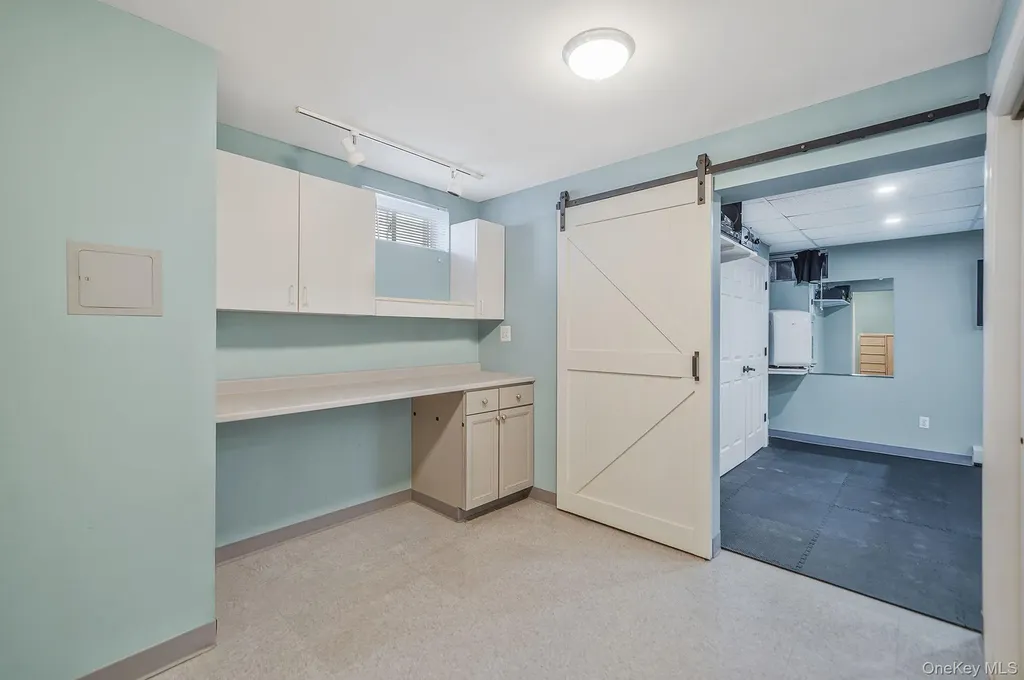 24 Embassy Road Selden NY 11784