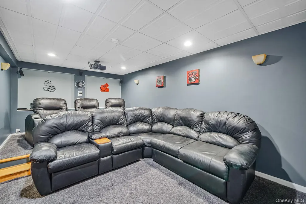 24 Embassy Road Selden NY 11784