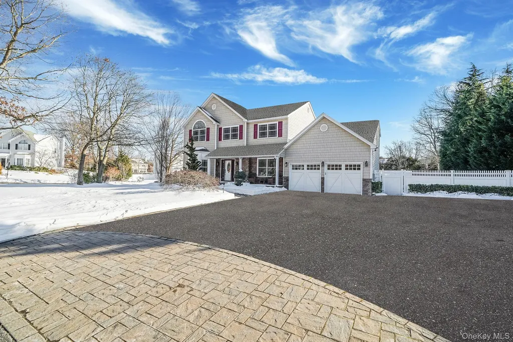 24 Embassy Road Selden NY 11784