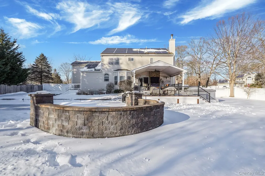 24 Embassy Road Selden NY 11784