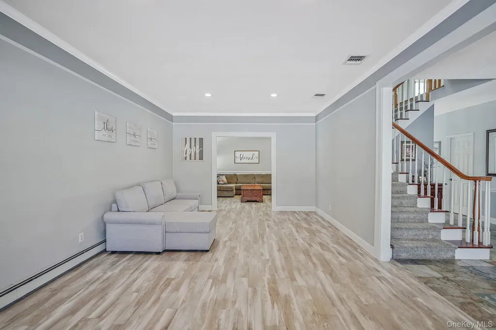 24 Embassy Road Selden NY 11784