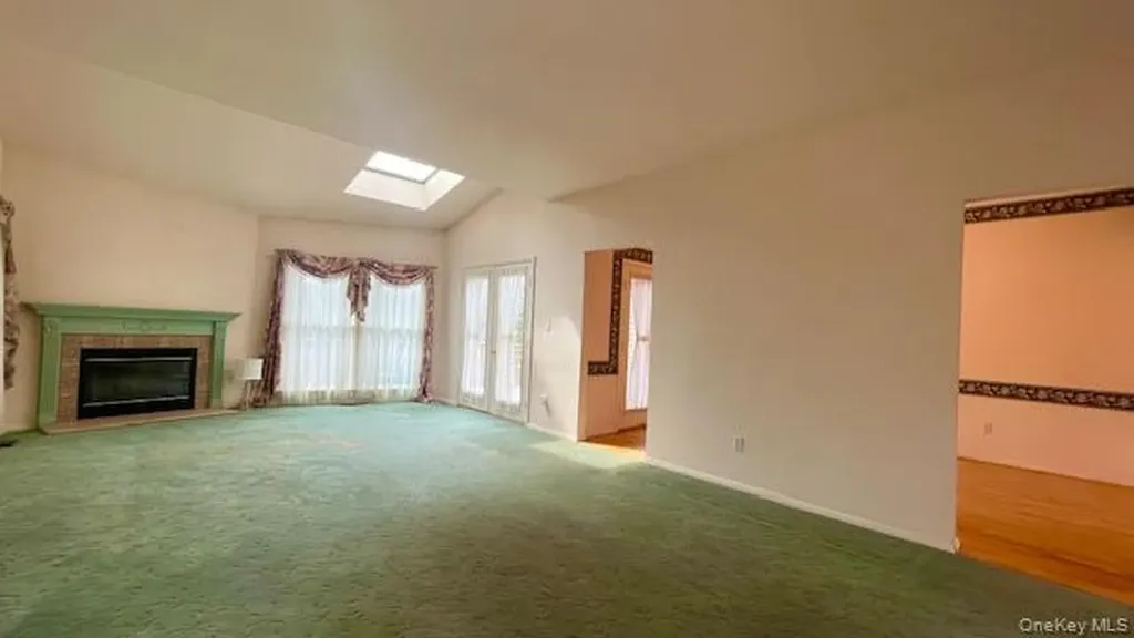 28 Willow Ridge Drive Smithtown NY 11787