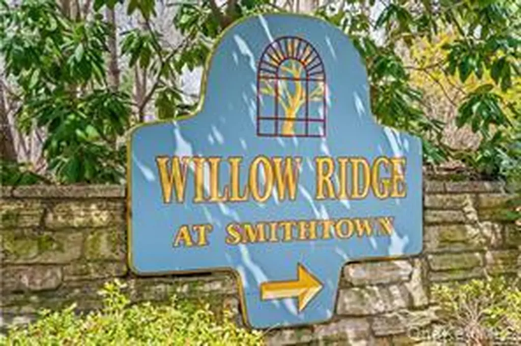 28 Willow Ridge Drive Smithtown NY 11787