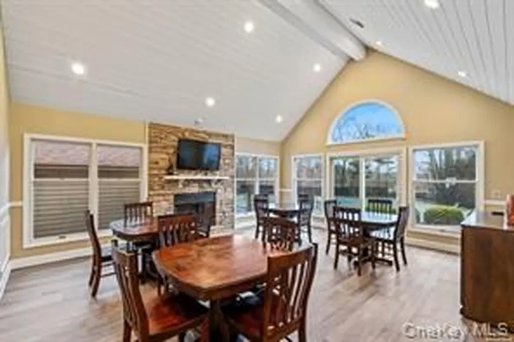 28 Willow Ridge Drive Smithtown NY 11787