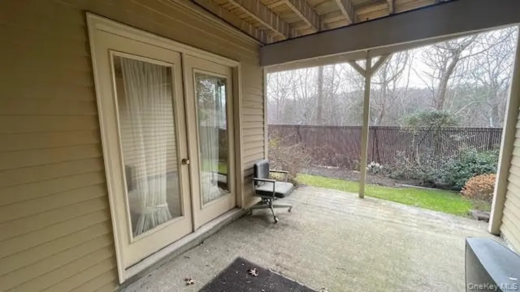 28 Willow Ridge Drive Smithtown NY 11787