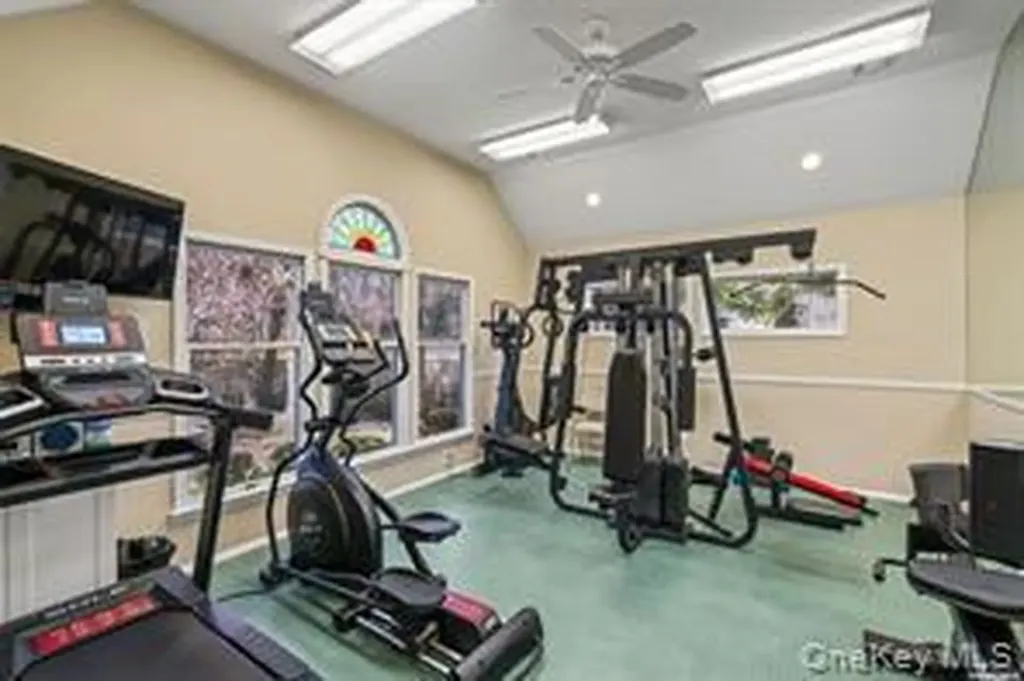 28 Willow Ridge Drive Smithtown NY 11787