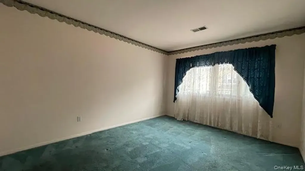 28 Willow Ridge Drive Smithtown NY 11787