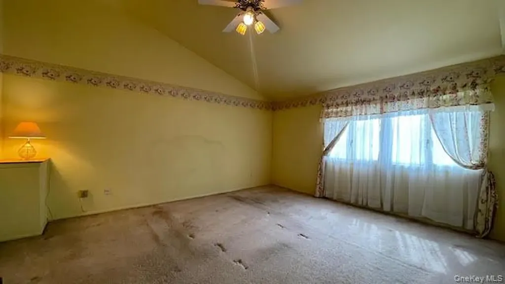 28 Willow Ridge Drive Smithtown NY 11787
