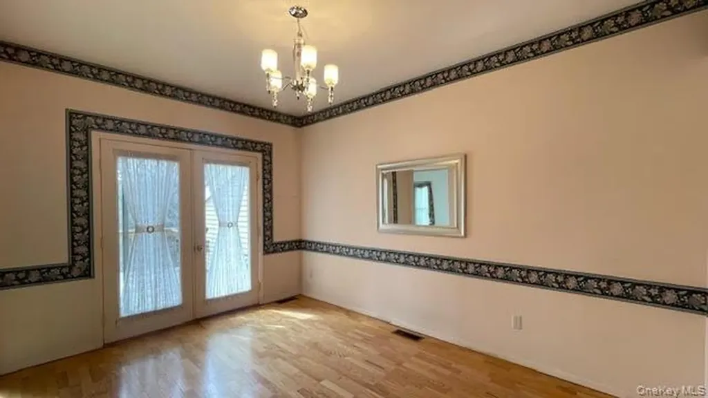 28 Willow Ridge Drive Smithtown NY 11787