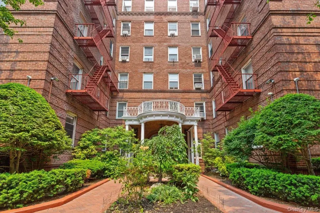 111-39 76th Road Forest Hills NY 11375