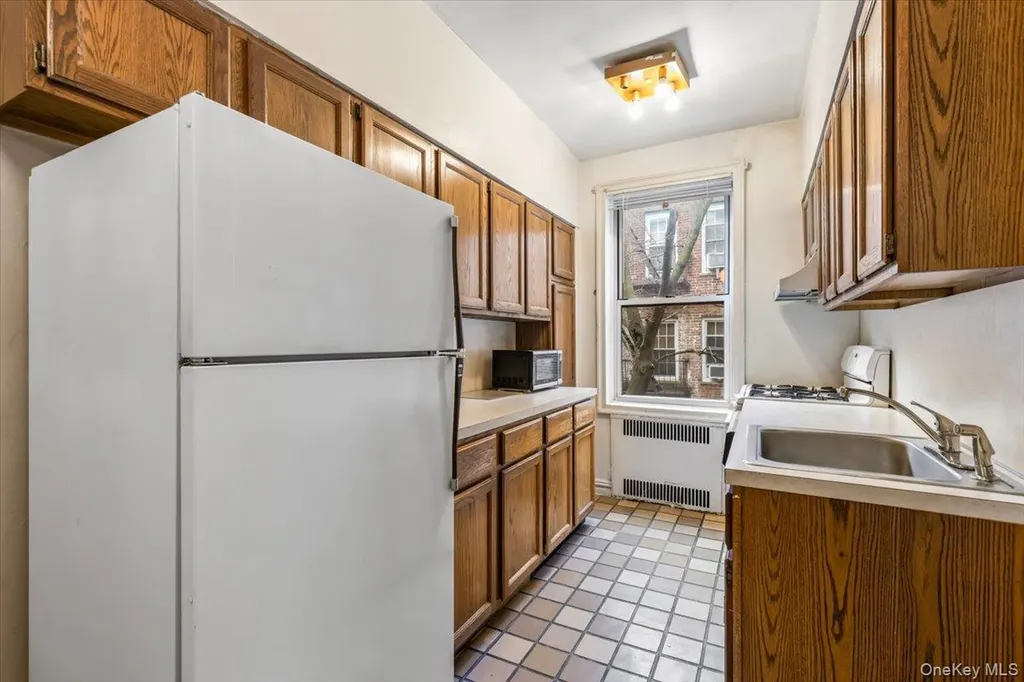 111-39 76th Road Forest Hills NY 11375
