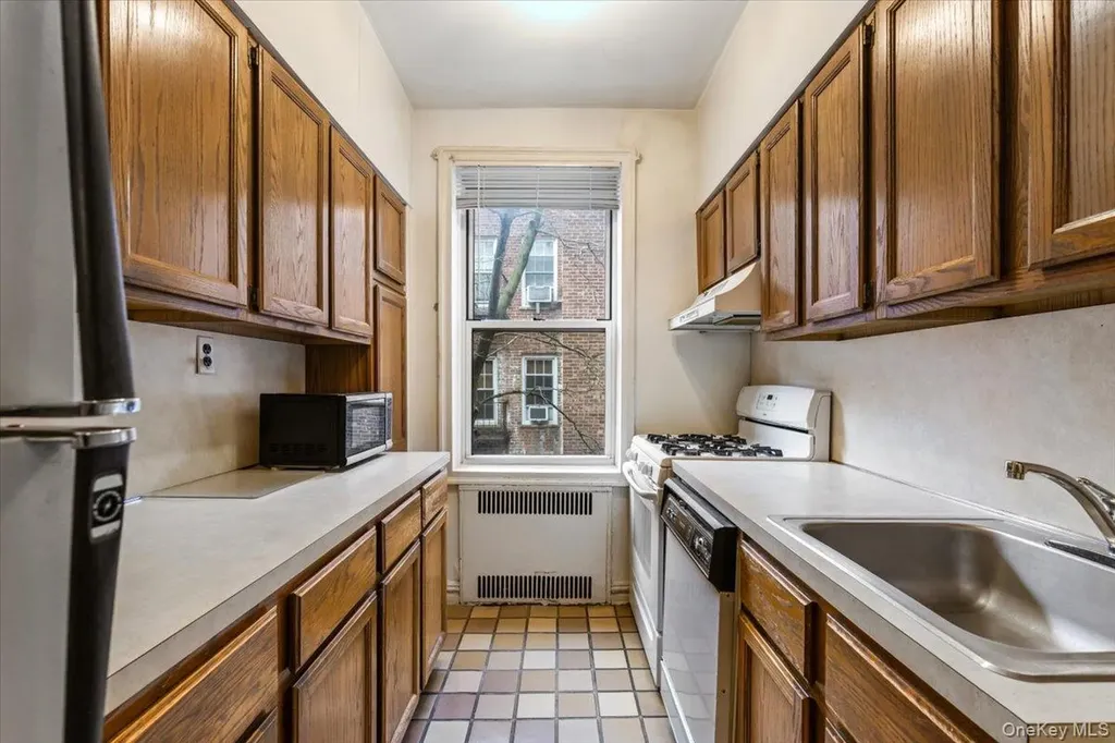 111-39 76th Road Forest Hills NY 11375