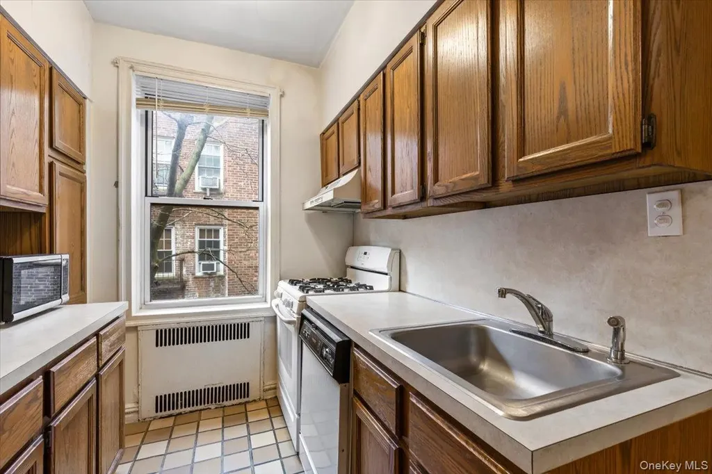 111-39 76th Road Forest Hills NY 11375