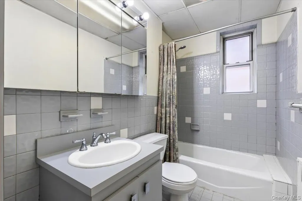 111-39 76th Road Forest Hills NY 11375