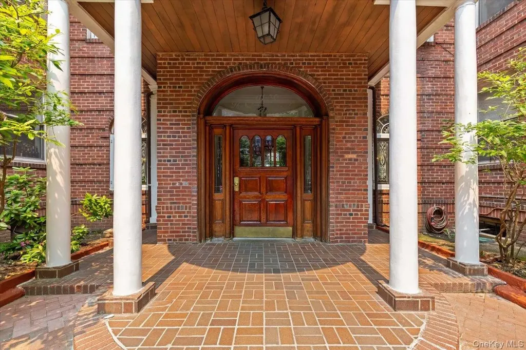 111-39 76th Road Forest Hills NY 11375