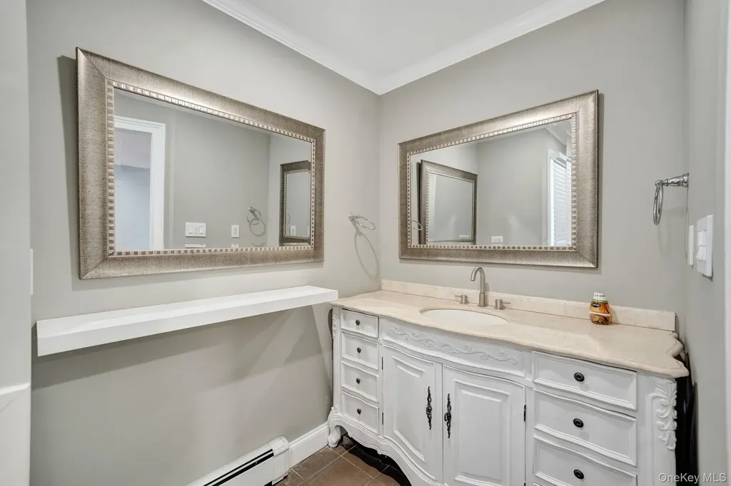 20 Sagamore Way S Jericho NY 11753