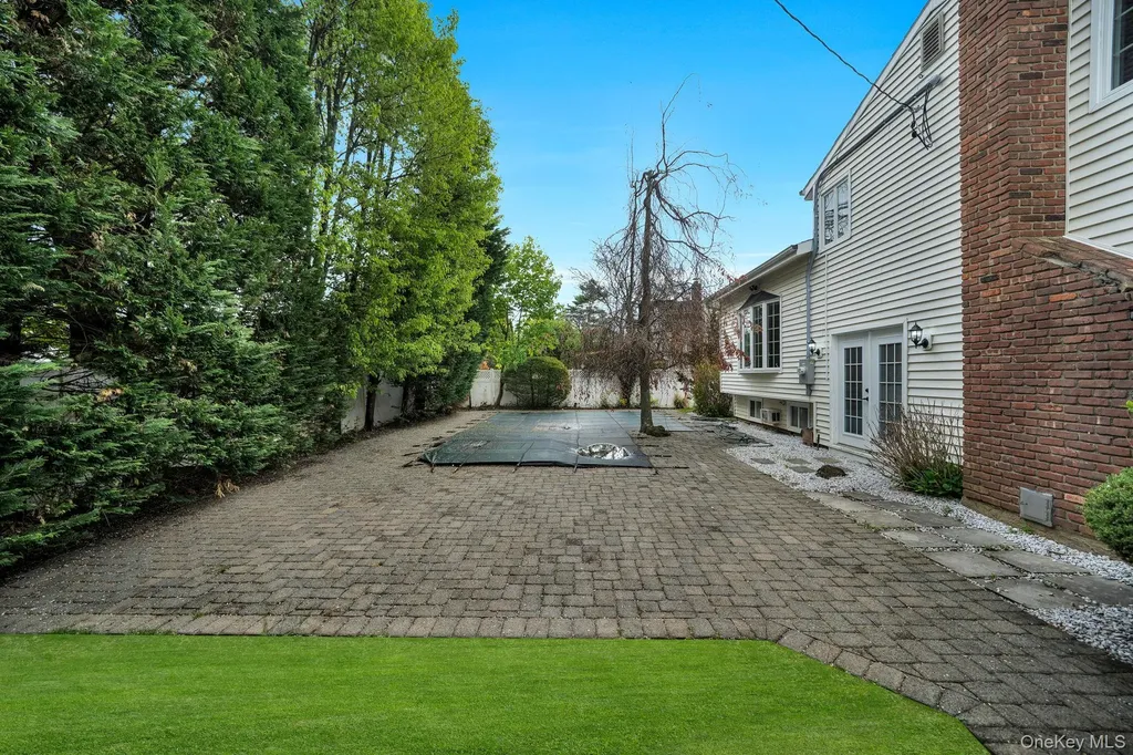 20 Sagamore Way S Jericho NY 11753