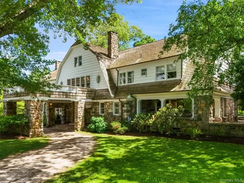 111 Stone Bridge Lane Bedford Hills NY 10507