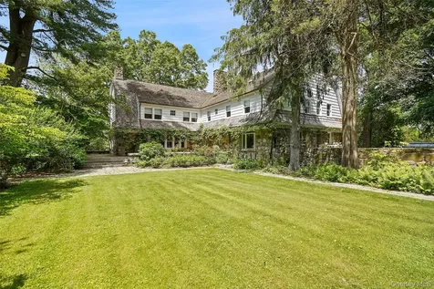 111 Stone Bridge Lane Bedford Hills NY 10507