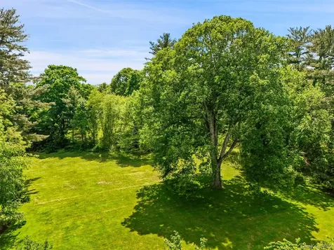 111 Stone Bridge Lane Bedford Hills NY 10507