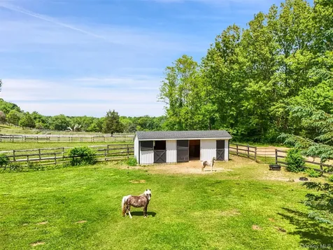 111 Stone Bridge Lane Bedford Hills NY 10507