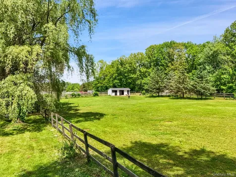 111 Stone Bridge Lane Bedford Hills NY 10507
