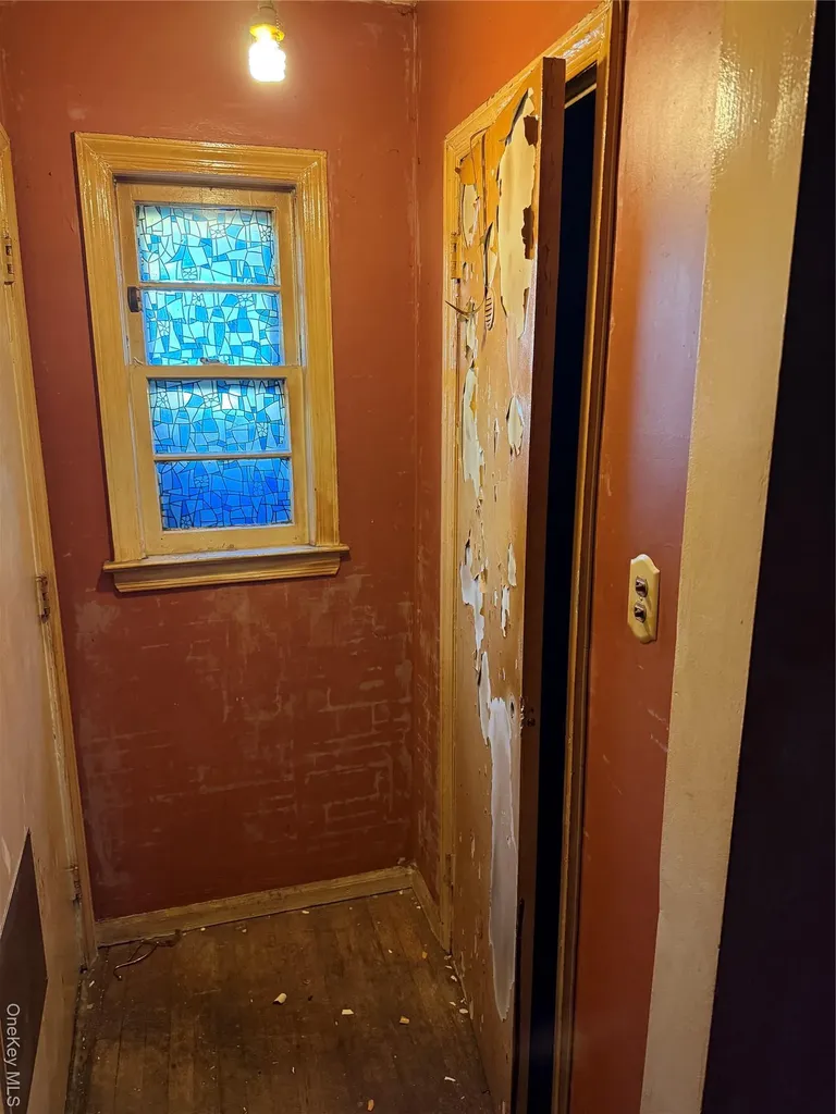 3832 215th Place Bayside NY 11361