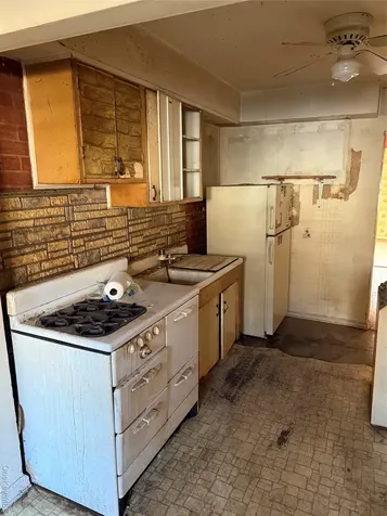 3832 215th Place Bayside NY 11361