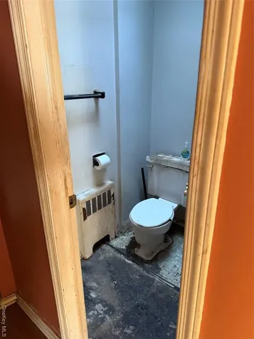 3832 215th Place Bayside NY 11361