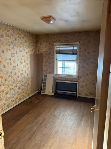 3832 215th Place Bayside NY 11361