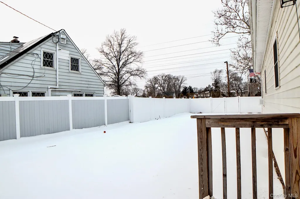 14 Bittersweet Lane Levittown NY 11756