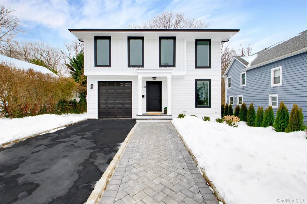 30 4th Street Manhasset NY 11030