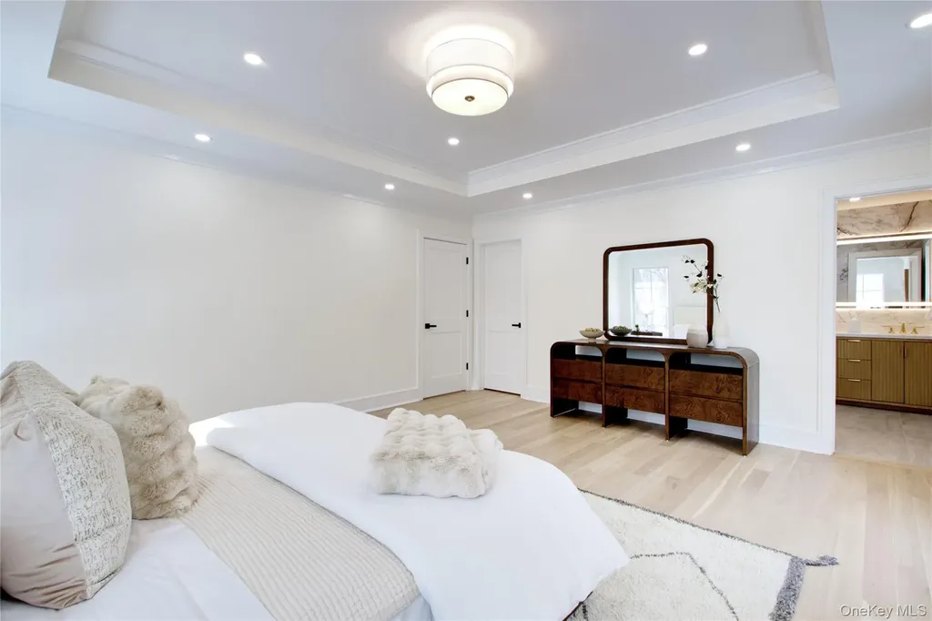 30 4th Street Manhasset NY 11030
