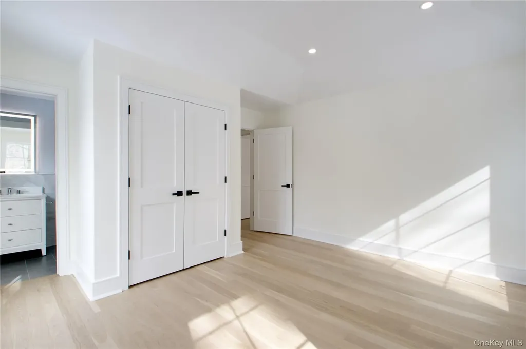 30 4th Street Manhasset NY 11030