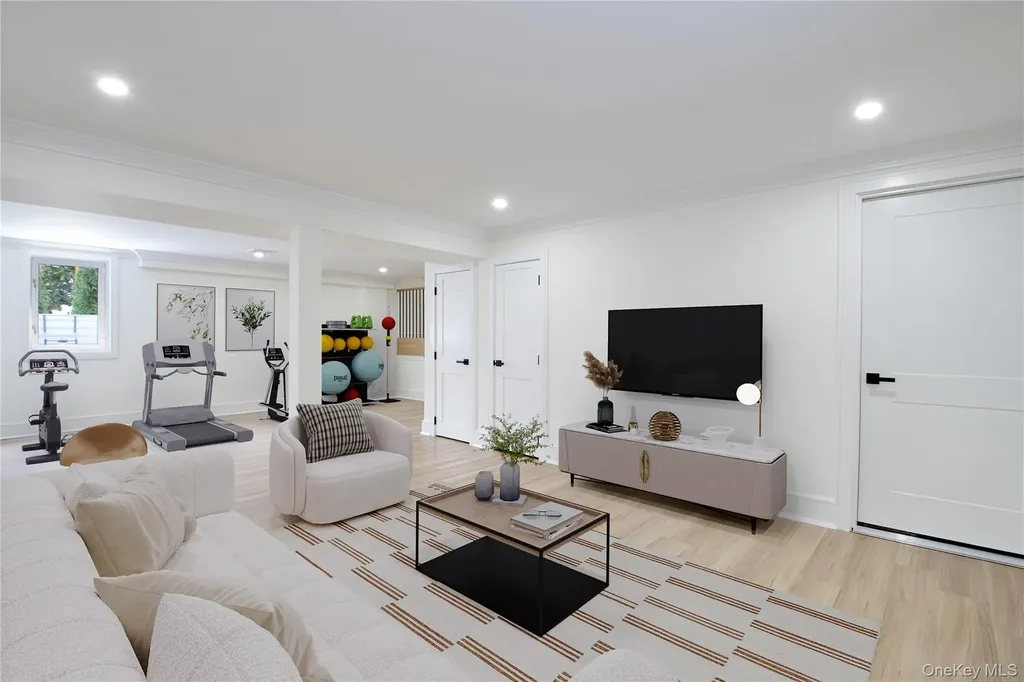 30 4th Street Manhasset NY 11030