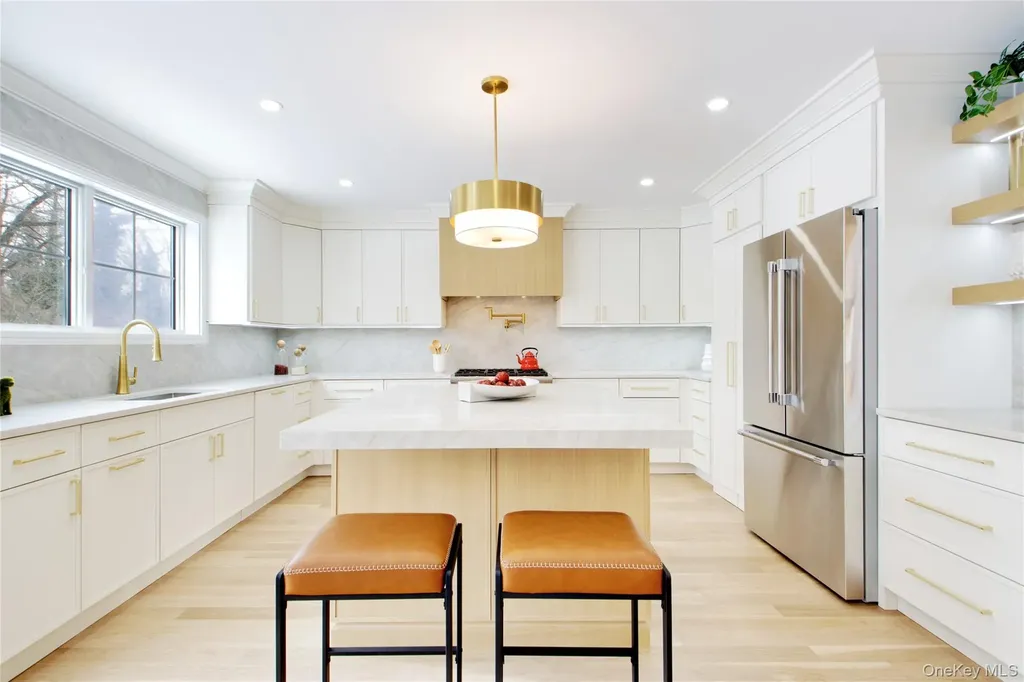 30 4th Street Manhasset NY 11030