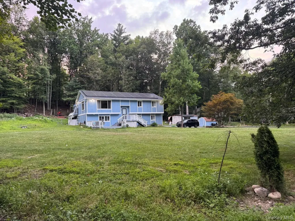 20 Patrick Drive Bloomingburg NY 12721