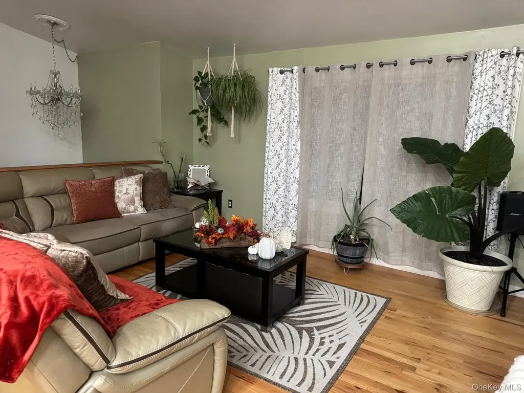 20 Patrick Drive Bloomingburg NY 12721
