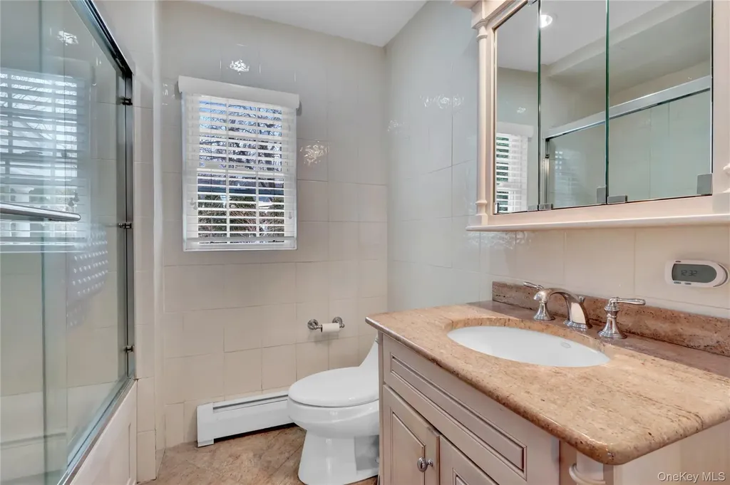 122 Laurel Drive New Hyde Park NY 11040