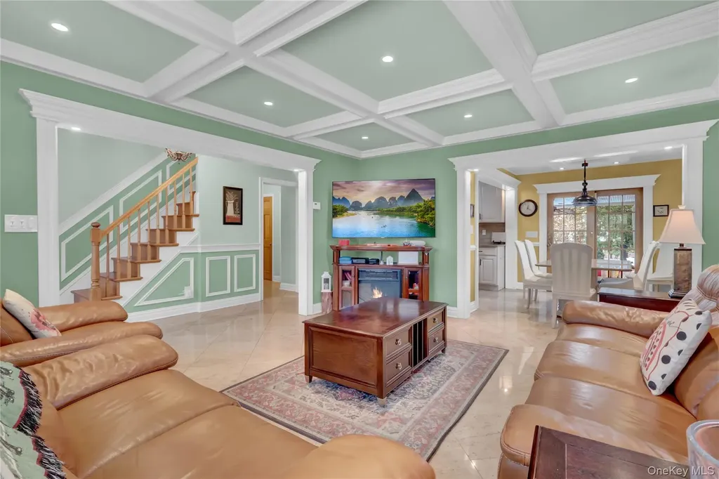 122 Laurel Drive New Hyde Park NY 11040