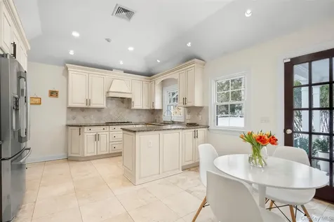 37 Barlow Lane Rye NY 10580