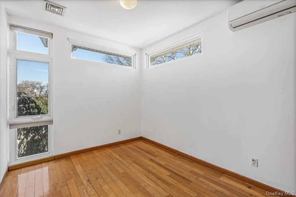 157-40 9th Avenue Beechhurst NY 11357