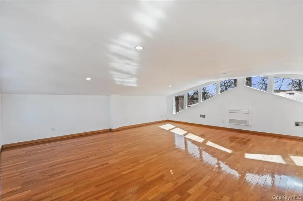 157-40 9th Avenue Beechhurst NY 11357
